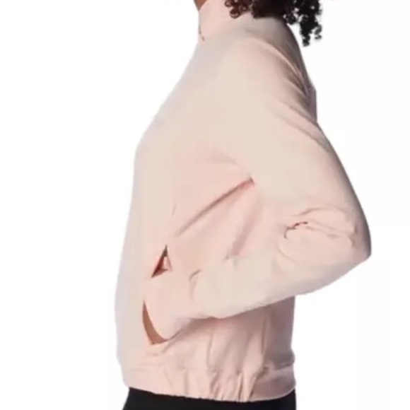 Columbia Women’s Weekend Adventure Pullover with Zippered Front Pocket. Size M - Picture 10 of 11